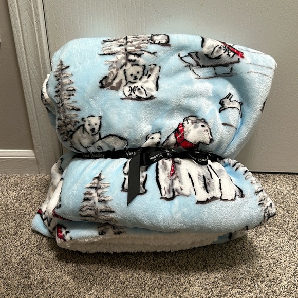 Vera Bradley Fuzzy Blanket- Beary Merry - Picture 1 of 3